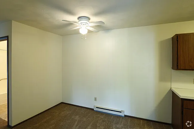 Oak Hill Apartments — Photo 10