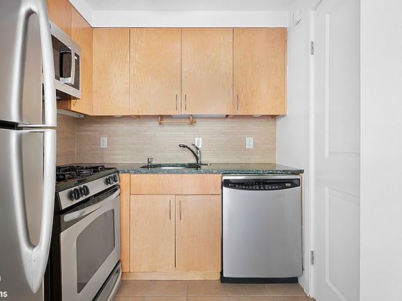 4th image of 362 Saint Nicholas Ave #1