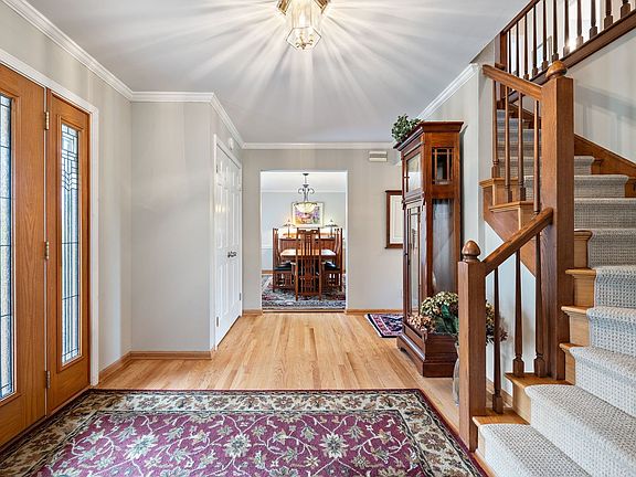 4th image of 2089 Linden Ln