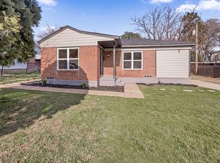 2711 Overcrest St, Dallas, TX 75211