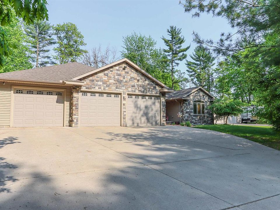 2221 CARRIAGE COURT, Wisconsin Rapids, WI 54494 | Zillow