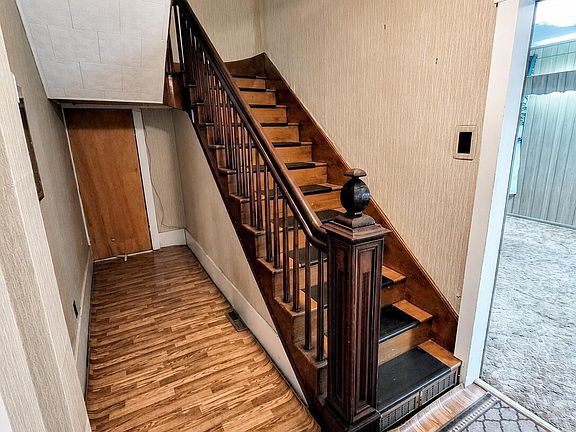5th image of 7 E Anthony St