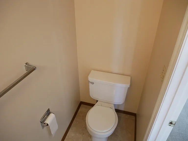 7612 Clover Hill Dr — Photo 7