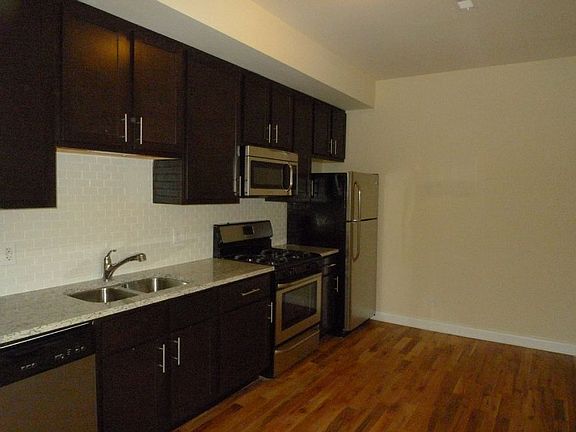 3rd image of 1608-1610 N Bosworth Ave #1-1608