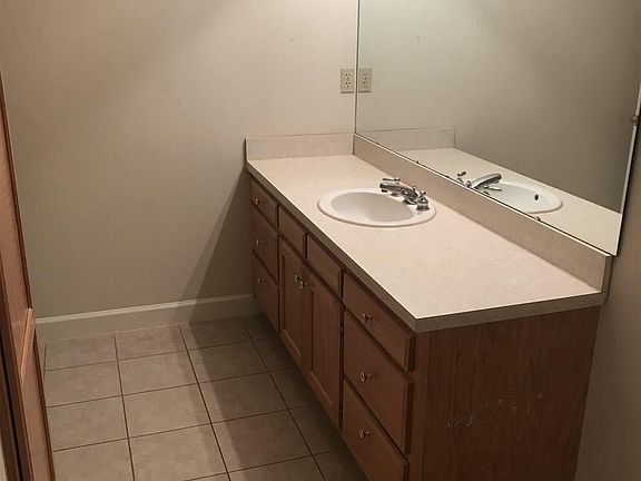 4th image of 1549 Alexander Cir