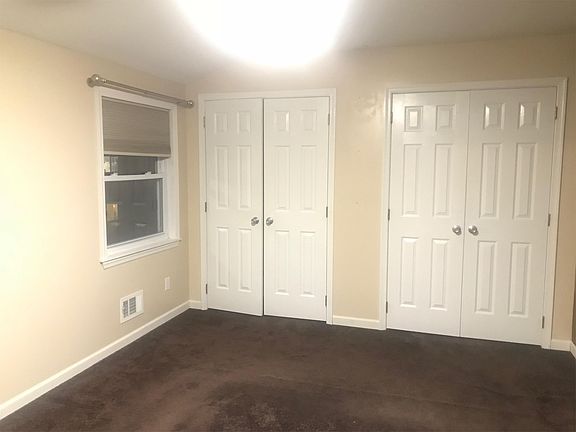 3rd image of 222 Mallory Ave