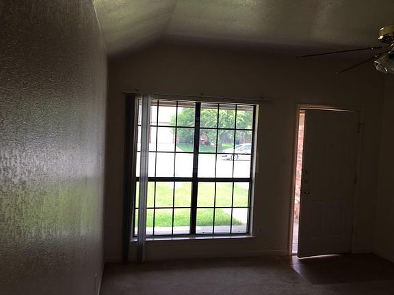 4th image of 1412 Nicholas Cir APT B