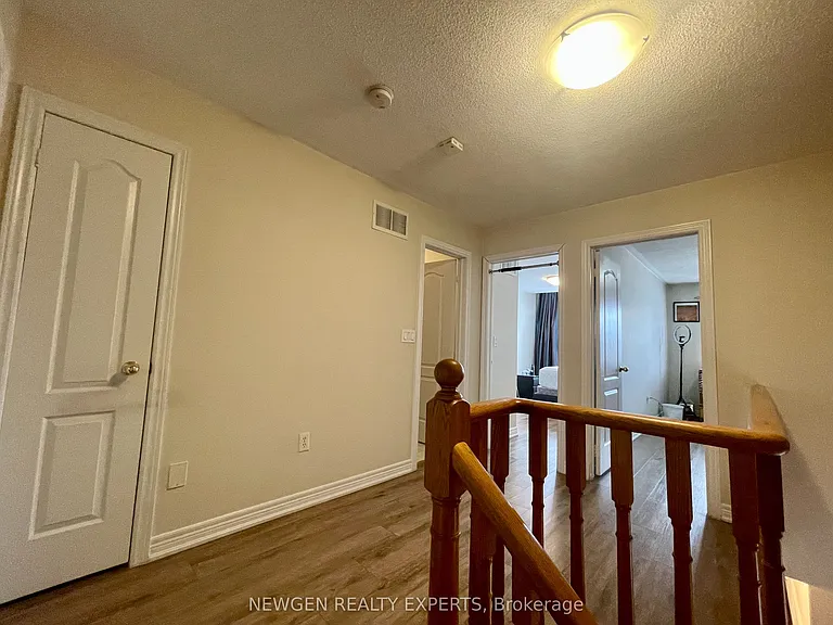 42 Crystalview Cres #UPPER — Photo 10