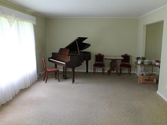 5th image of 111 Oak Park Dr