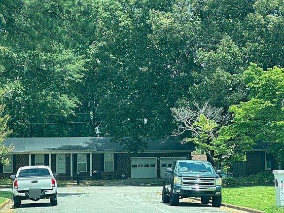 5th image of 620 Holland Ct SW