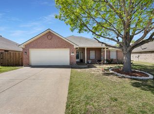 313 Angela Dr, Burleson, TX 76028