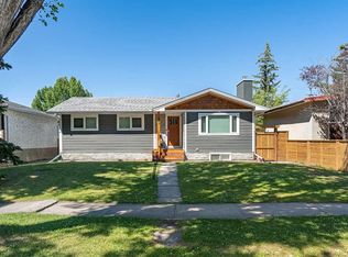 3912 S 40th Ave NW, Calgary, AB T3A 0W9