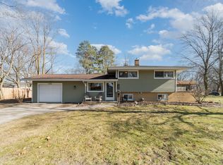 1800 Ivy Ln, Midland, MI 48642