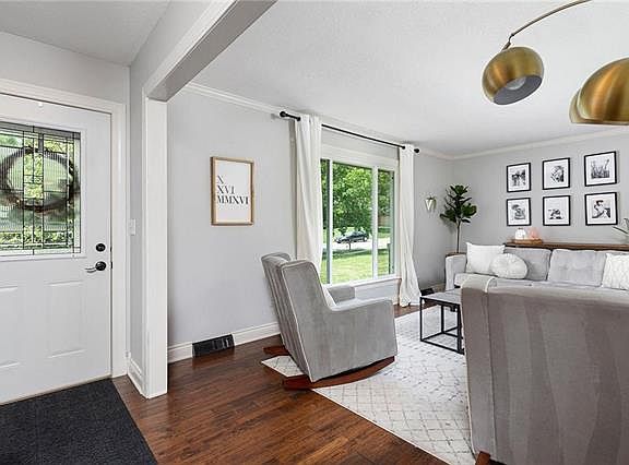 5th image of 613 SE Richardson Pl
