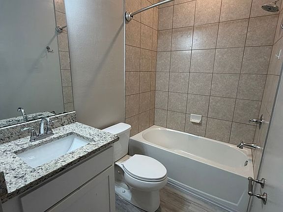 5th image of 404 NE 24th Pl