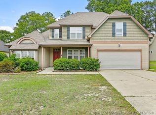 598 Heathrow Dr, Spring Lake, NC 28390