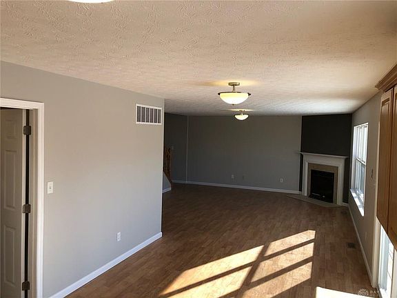 5th image of 125 Hawkins Ct