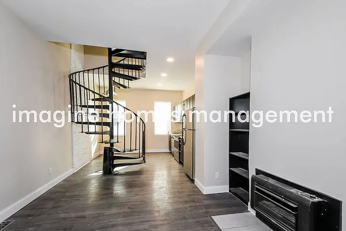 2 bed, 1.0 bath, 900 sqft, $1,550 — Photo 2