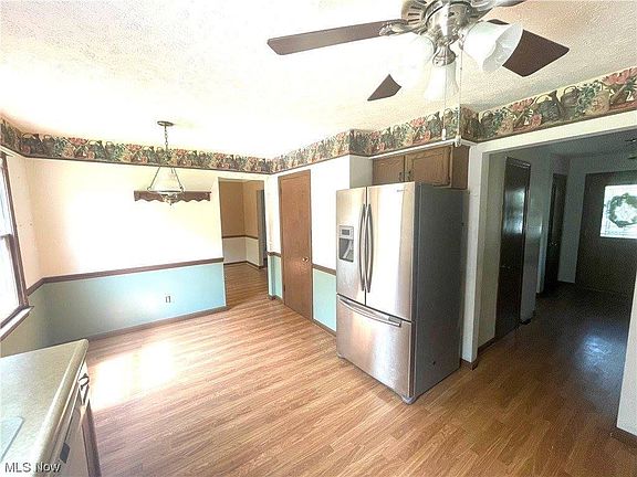 4th image of 141 Mapleview Ct