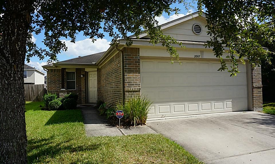 1st image of 2007 Wooded Oaks Dr