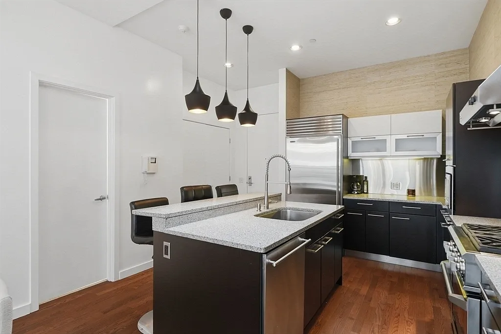 1 bed, 1.5 bath, $3,000 — Photo 3
