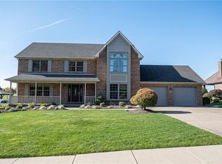 2004 Broad Hill Farms Rd, Coraopolis, PA 15108