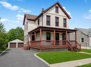 12 Fox Rd, Edison, NJ 08817