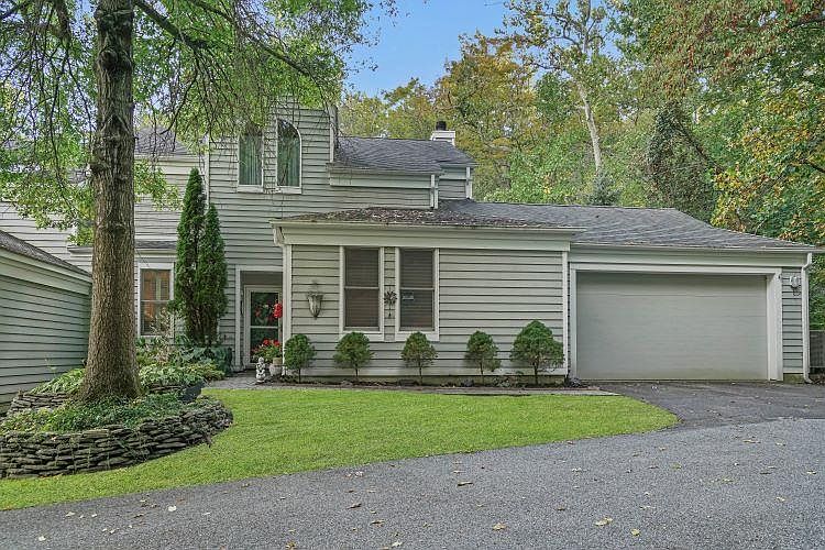 1st image of 17 Dogwood Lane
