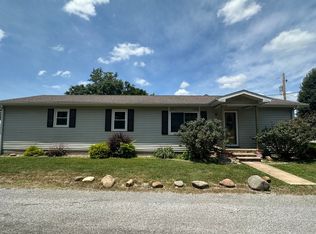 401 W Perrine St, Johnston City, IL 62951
