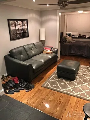 Rented by Anchor Associates | media 9