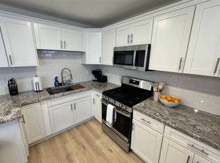 123 6th St, Huntington Beach, CA 92648