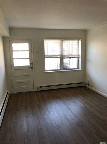 1st image of 14717 Sanford Ave