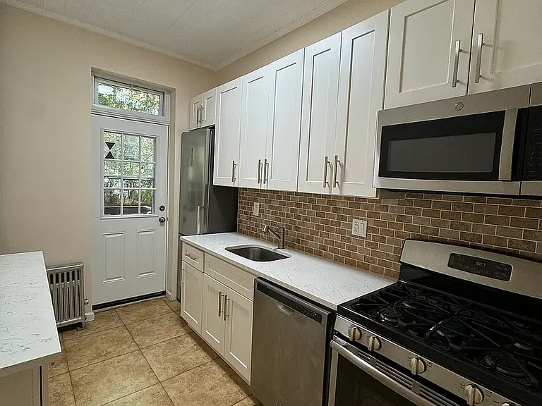 601 Morgan Ave #1 — Photo 6