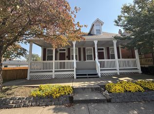 1320 N 3rd St, Saint Charles, MO 63301