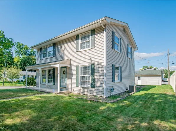 2152 Hoch Dr, Cuyahoga Falls, OH 44221
