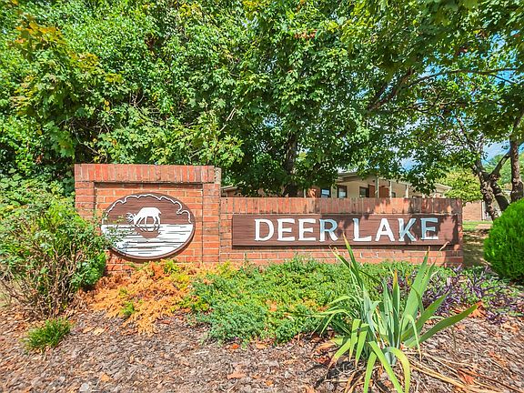 2nd image of 422 Deer Lake Dr