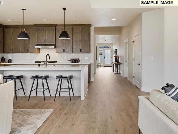 5th image of 15969 Barlow Trail Ln