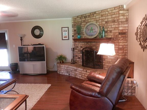 3rd image of 4006 Hagler Ln