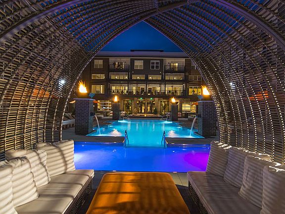 Taylor House Poolside Lounge Area