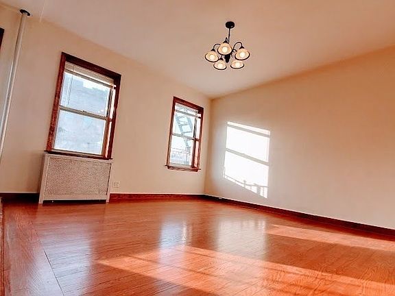 3rd image of 3911 62nd St APT 31