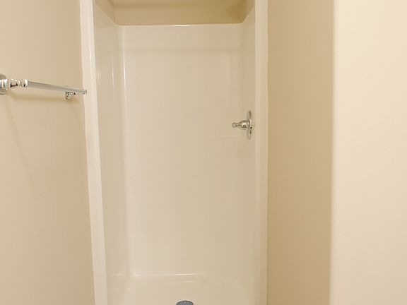 3rd image of 305 Professional Park Dr #D