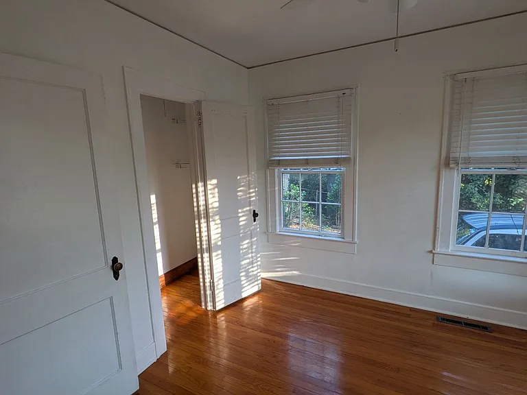 521 Gunter St — Photo 17