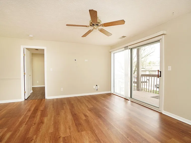 8945 Eagleview Dr #7 — Photo 8