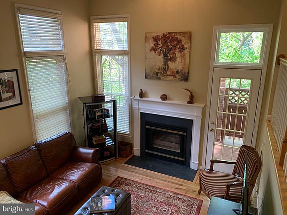 4th image of 2436 Garnett Dr