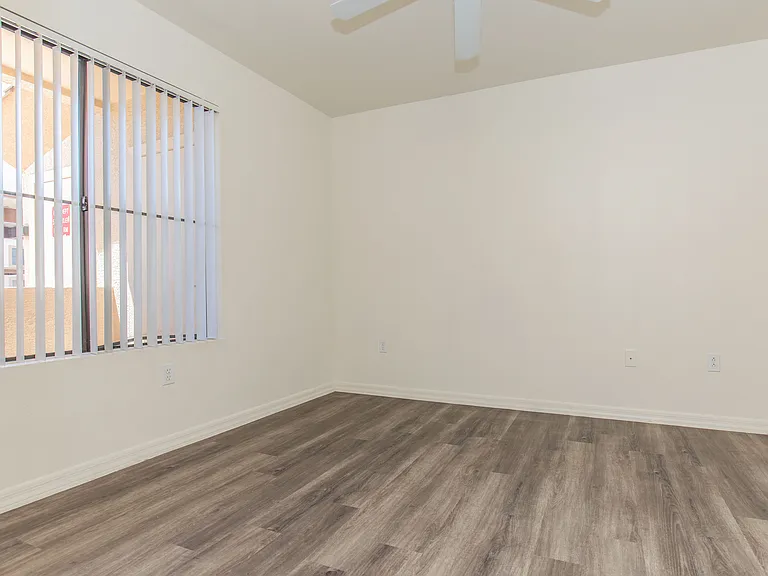 Indigo Pointe Apartments — Photo 38