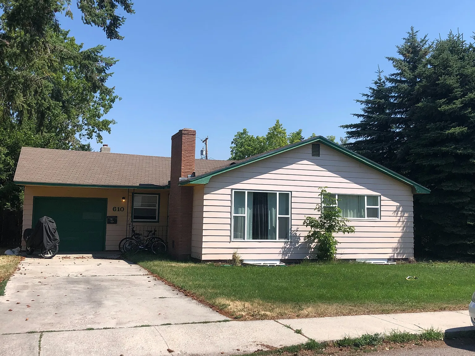 5 bed, 2400 sqft, $635 — Photo 2