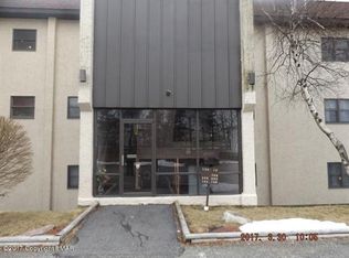 130 Foxfire Dr #1012, Mount Pocono, PA 18344