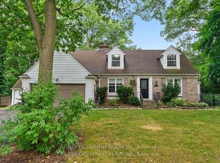 330 Poplar Dr, Oakville, ON L6J 4E1
