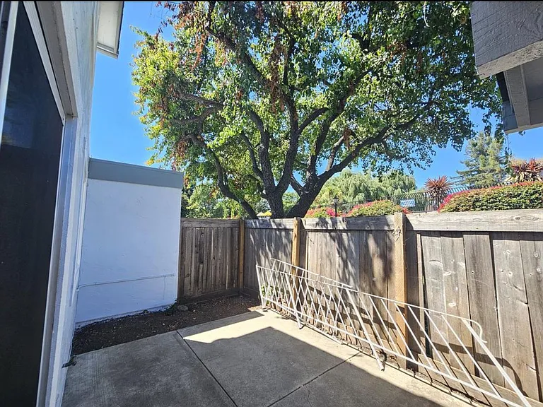 1937 Messina Dr — Photo 8