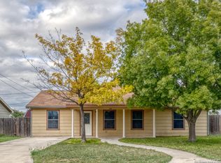 504 E Brazos St, Uvalde, TX 78801